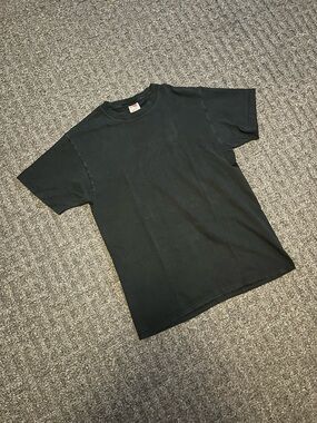 Vintage 90’s Fruit of the Loom Heavy Cotton Plain Black T-Shirt Mens Size Large